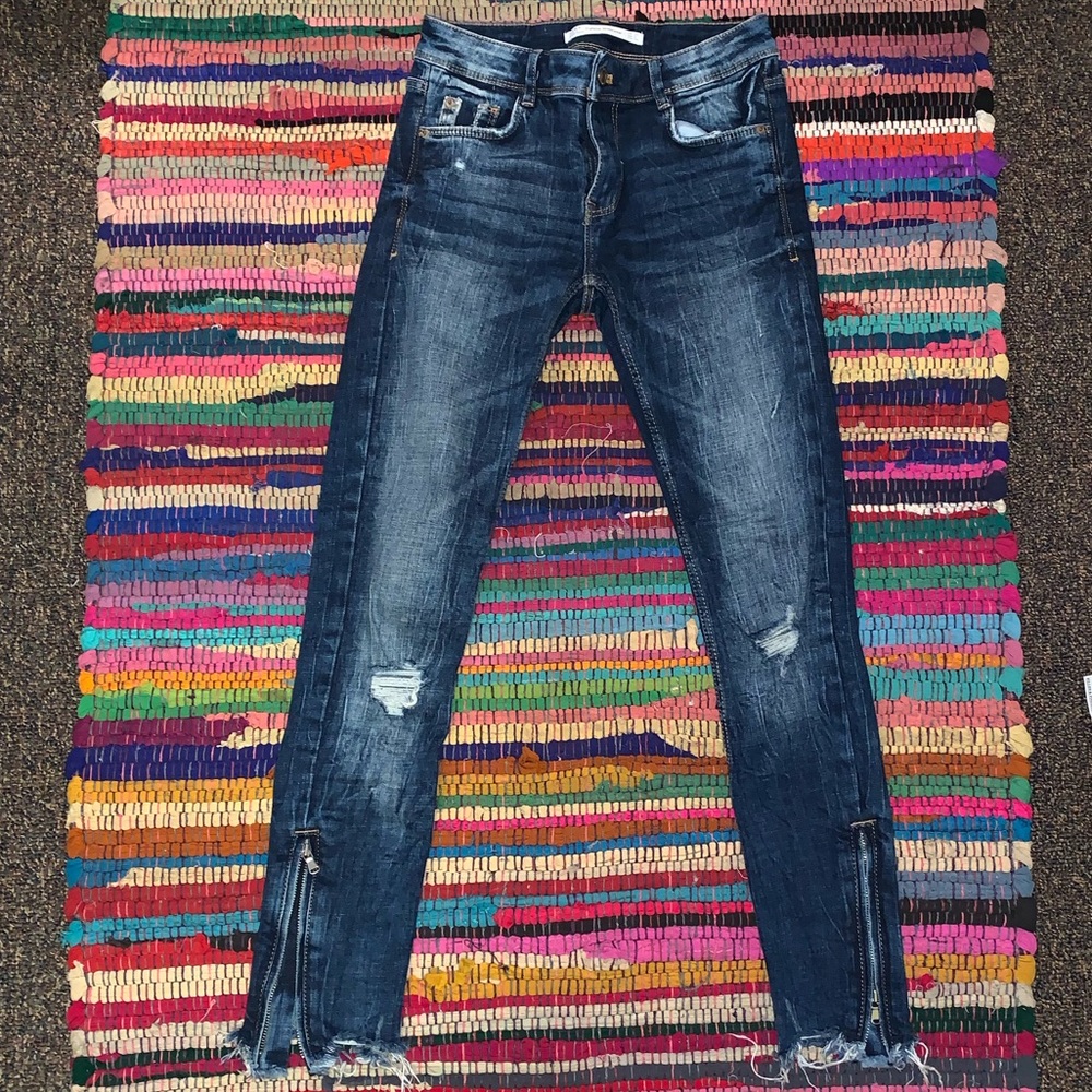 Zara skinny high-waisted jeans w/ cute zipper cuff